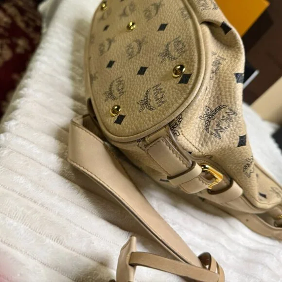 *Authentic* MCM Crosssbody Bag - Picture 4 of 6